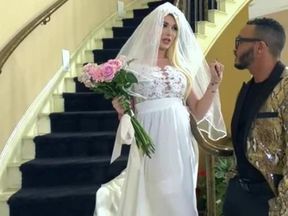 New bride gets a blowjob from hubby
