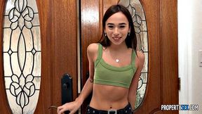 Social Media Babe