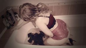 Halloween 2024 She Masturbates in the Bathroom in Wet Clothes