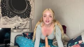 Elsie gives JOI and a POV bj