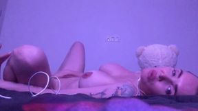 Annette Milf Hotly masturbates and seduces with moans