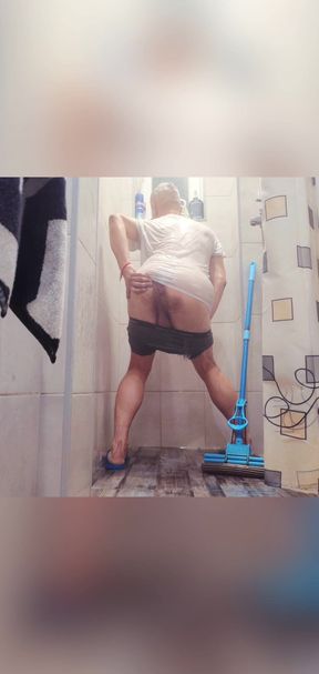 Beautiful Anal Cleaning in the Shower