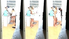 dando pro entregador de agua: me exibi pro entregador novinho e pirocudo que meteu gostoso no pelo e me deu leitinho na boca!