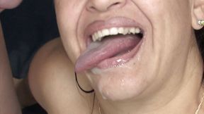 Mature stepmom loves pee!
