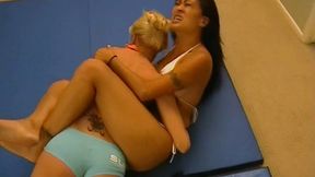 Amanda vs Nicole (USA Battle) Wrestling (AI Upscaled) 960WMV