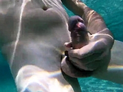 Exhib my dick and ass at the sea