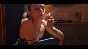Another angle of Marlboro Red 100s are one of my favs ;) Muaa xx