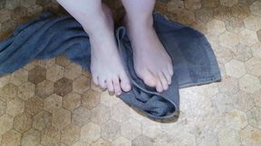 BBW Wife Barefoot Garden - Muddy Feet, Lift & Carry, Footjob