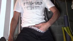 2088 salope dosee en basket et jock par un mec de cite tbmcette salope se ...