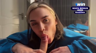My best friend's girlfriend gave me an unforgettable blowjob while he went to the store