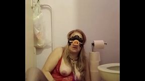 2025 11 19 Esclave F autoseance en body humiliee leche wc