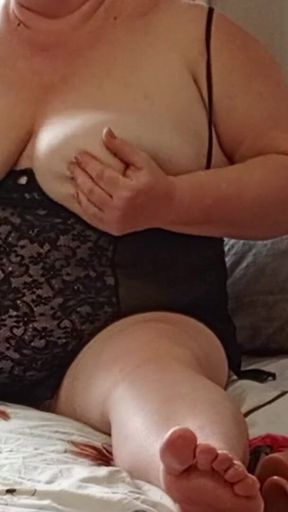 A Neighbor with a Big Ass, a Hairy Cunt and Huge Tits Staged a Sex Show