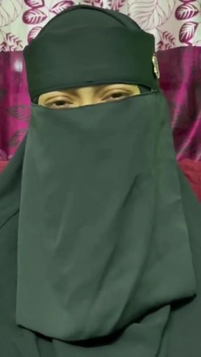 My favorite sexy Desi Bhabhi wants to fucking with me   Clip 1