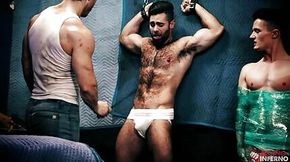 He slides in his chunky schlong