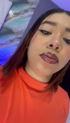 Vilma is in Trouble... Help her now