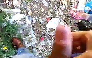 Sega e sborrata all'aperto