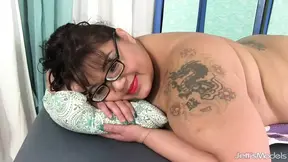 Asian BBW Miss LingLing Lets The Masseur Try Some Sex Toys on Her Muff