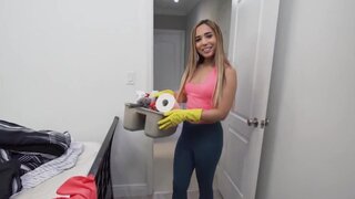 Hispanic maid Alitta Lee sucks and fucks Johnny Love