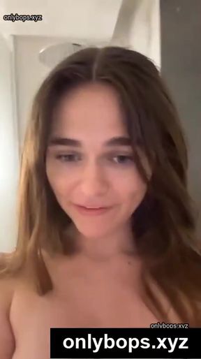 TikTok star teen exposes her onlyFans account