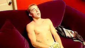 Hot Kelly Cooper Jerks Off Seductively in His Tight Undies - Undie Twinks