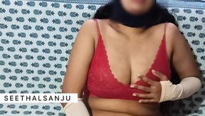 Mallu wife mastrubating with vegetable and getting squirts with moaning