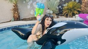 Melody Mynx Playful Pool Solo