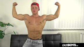 ”Big muscle hunk boy with big cock cum”