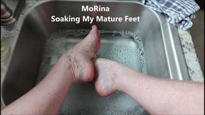 Soaking My Mature Feet mobile vers