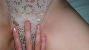nao tire a calcinha porque eu quero gozar!