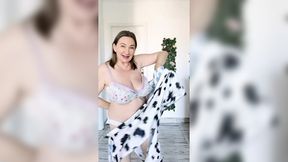 'Giant Natural Matures In Lacy Seduction Dance'