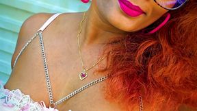 Casual Queen Nilmini Sheron Hot Day