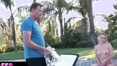 Slutty chicks are sharing dude's prick in an outdoor 4some