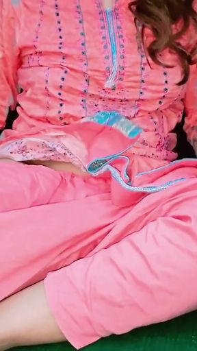 Must-share moment from &quot;Romance in Train-Meet Random gorgeous girl In Train&quot;