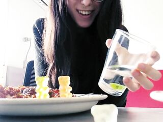 Giantess vore a pizza with supplementary tinys! (Trailer)