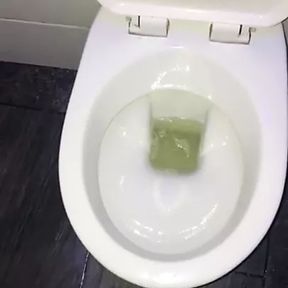 Pissing #4