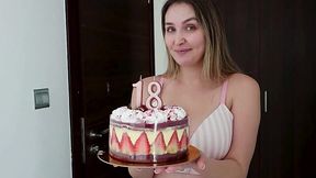 Stepson Gets Birthday Anal Sex From His Horny Stepmom With Creampie