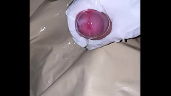 PENE ACEITOSO EUACULANDO