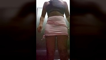TS Angelique - I'm peeing in the shopping center (2)