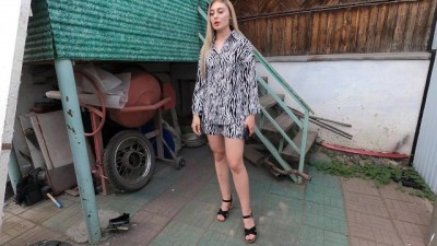 Sizzling Hostess Scores a Steamy Perk from Employee