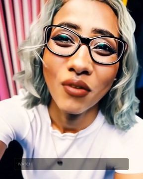 Ms. Jiggles Talks to the Fans