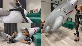 Nastya and Chloe punish an inflatable shark and pop it