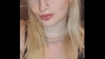 (49) SHOWS BODY