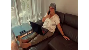 Business doesn't interfere with footjob