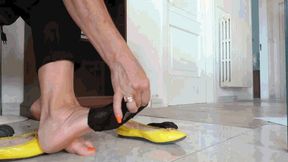 Trouble with yellow ballet flats MP4 (19200x1080) FHD