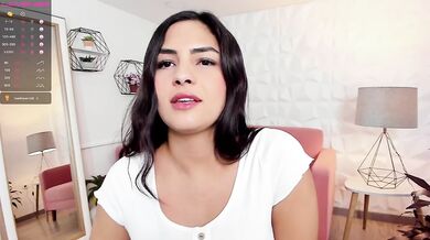 Hairy Pussy Uni Girl Soaks Like a Fountain – Watch Me Vibe My Toy for You
