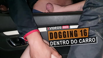 Cristina Almeida agradando desconhecidos no meio da rua, dentro do carro na frente do corno | Dogging 16