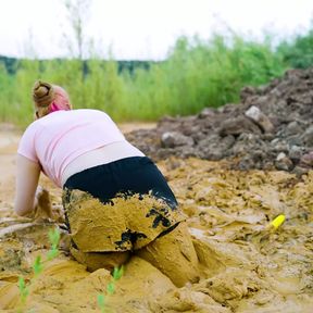 Orgasm in lake of mud