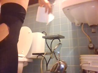 mollys 4th pee video download while you can cause im going to move it to unlisted in a month or less