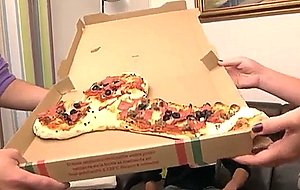 Une pizza en forme de queue !