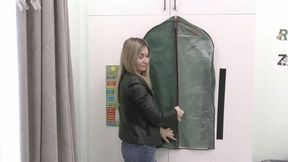 Zippers on a garment bag MP4 FULL HD 1080p